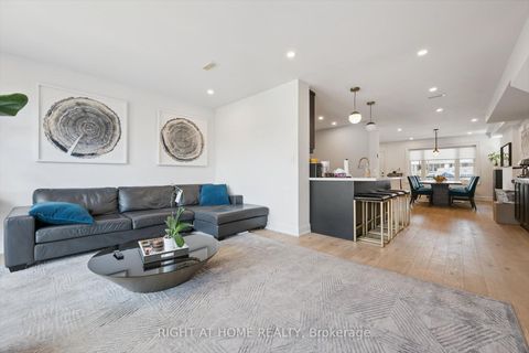 Photo 3 at 814 Coxwell Avenue, East York, Toronto