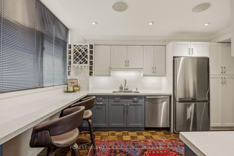 Photo 10 at 402 - 616 Avenue Road, Casa Loma, Toronto