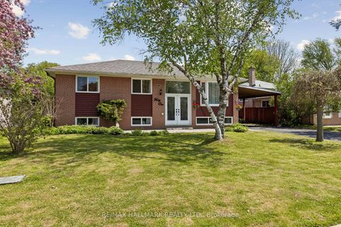 Photo 1 at 41 Aurora Heights Drive, Aurora Heights, Aurora
