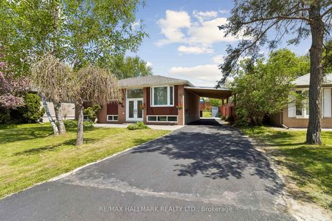 Photo 2 at 41 Aurora Heights Drive, Aurora Heights, Aurora
