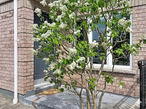 Photo 3 at 102 - 52 Aerodrome Crescent, Leaside, Toronto