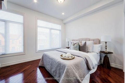 Photo 15 at 329 Lippincott Street, University, Toronto