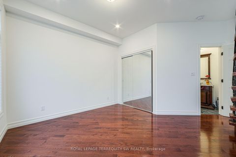 Photo 17 at 329 Lippincott Street, University, Toronto