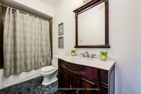 Photo 18 at 329 Lippincott Street, University, Toronto