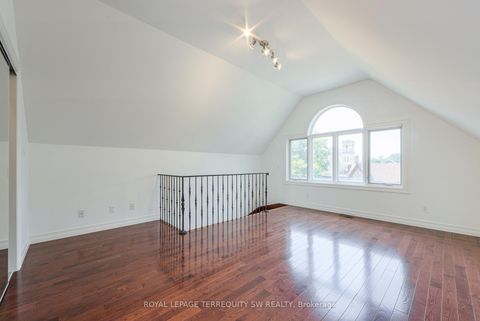 Photo 22 at 329 Lippincott Street, University, Toronto