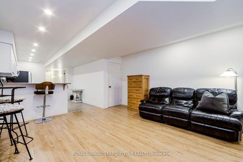Photo 32 at 329 Lippincott Street, University, Toronto