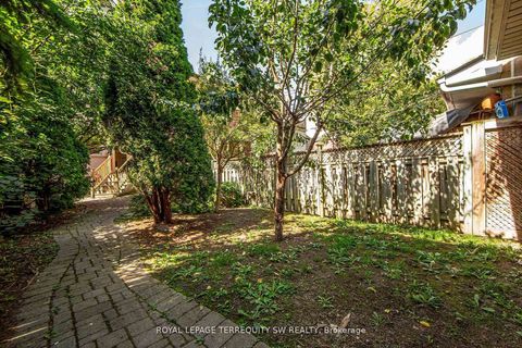Photo 42 at 329 Lippincott Street, University, Toronto