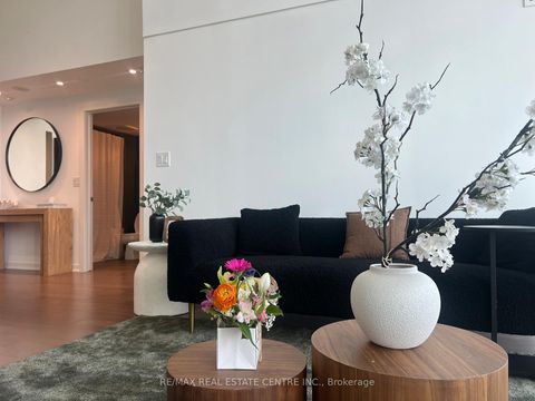 Photo 5 at 803 - 2 Fieldway Road, City Centre West, Toronto