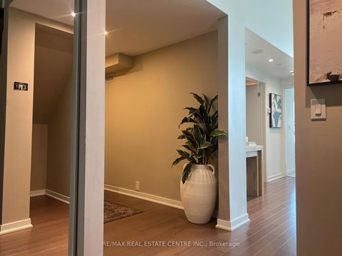 Photo 6 at 803 - 2 Fieldway Road, City Centre West, Toronto