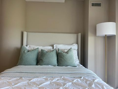 Photo 21 at 803 - 2 Fieldway Road, City Centre West, Toronto