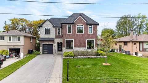 Photo 1 at 9 Baintree East Street, Bathurst Manor, Toronto