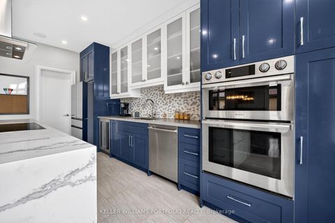 Photo 4 at 9 Baintree East Street, Bathurst Manor, Toronto