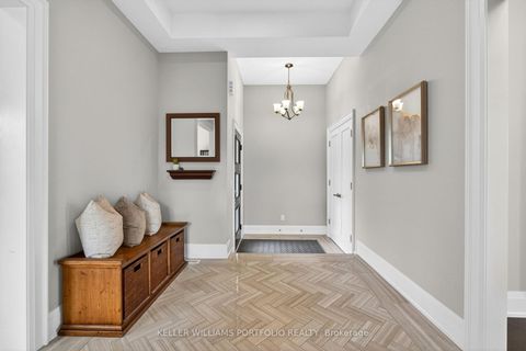 Photo 5 at 9 Baintree East Street, Bathurst Manor, Toronto