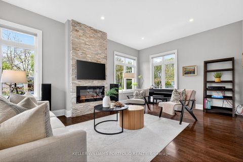 Photo 7 at 9 Baintree East Street, Bathurst Manor, Toronto