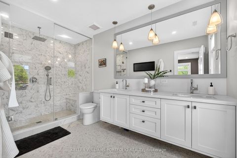 Photo 22 at 9 Baintree East Street, Bathurst Manor, Toronto