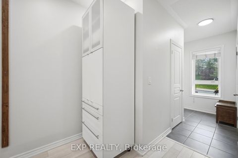 Photo 9 at 2 - 110 Caledonia Park Road, Davenport, Toronto