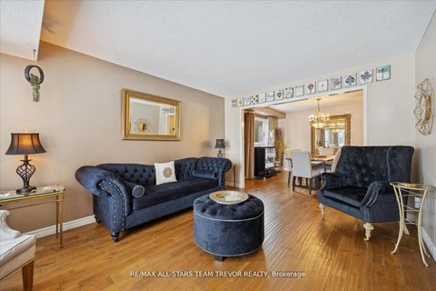 Photo 2 at 22 Chartwell Crescent, Keswick North, Georgina