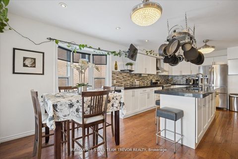 Photo 5 at 22 Chartwell Crescent, Keswick North, Georgina