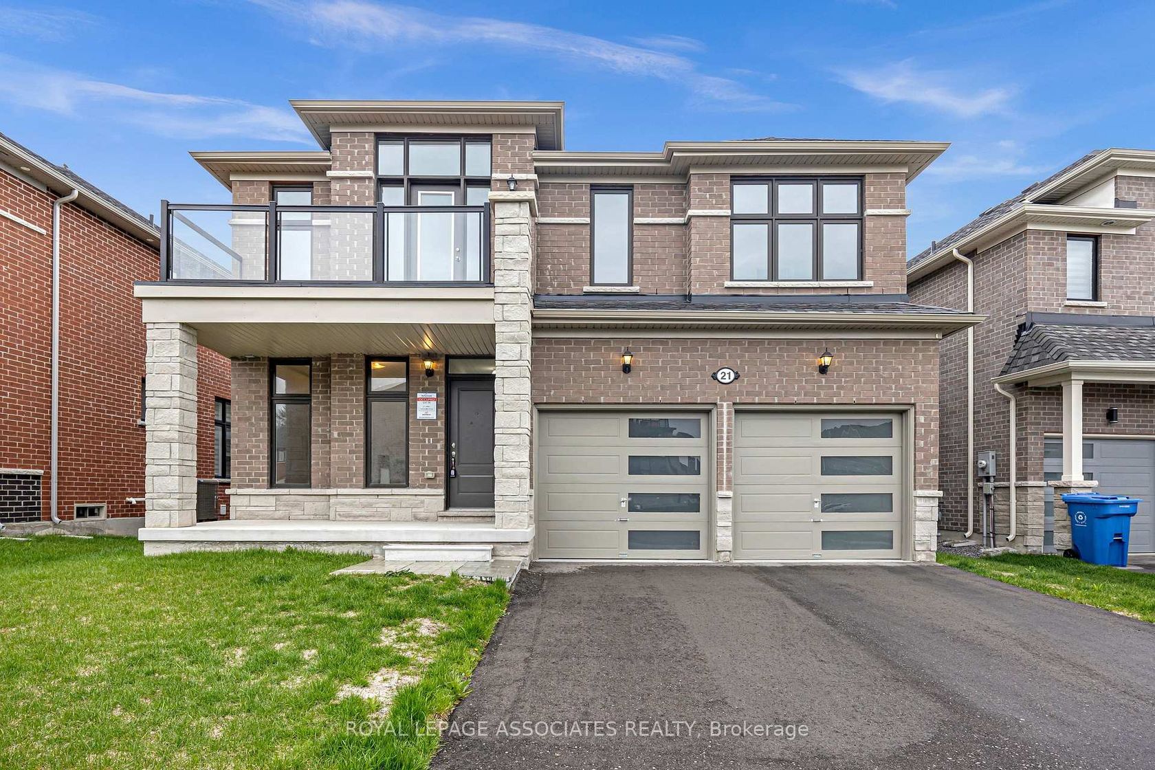 21 John Dallimore Drive, Keswick South, Georgina photo number 2
