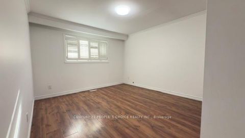 Photo 8 at 108 Kozlov Street, Sunnidale, Barrie