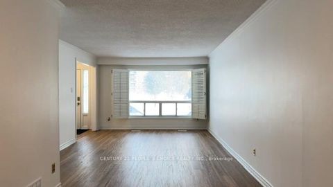 Photo 17 at 108 Kozlov Street, Sunnidale, Barrie