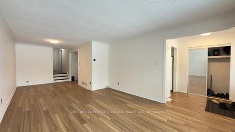 Photo 18 at 108 Kozlov Street, Sunnidale, Barrie