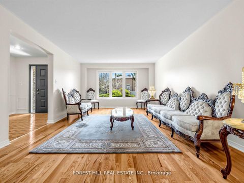 Photo 2 at 32 Saddletree Drive, Steeles, Toronto