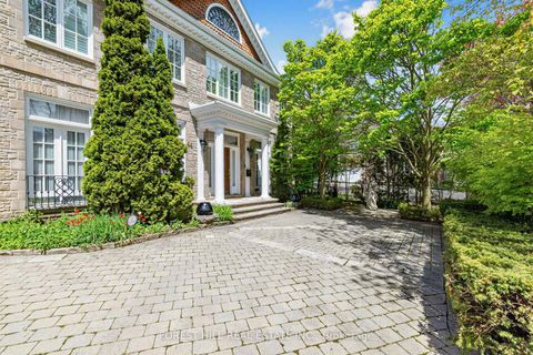 Photo 1 at 44 Cotswold Crescent, Windfields, Toronto
