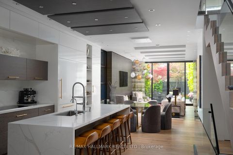 Photo 2 at 23 Lowther Avenue, Annex, Toronto