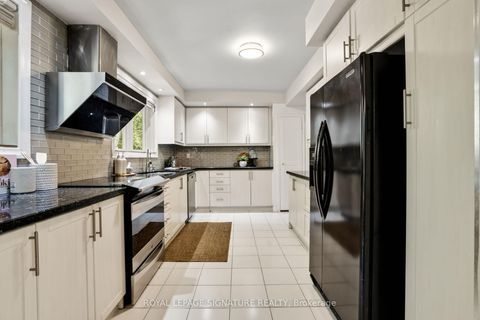 Photo 10 at 43 Sagebrush Lane, Donalda, Toronto