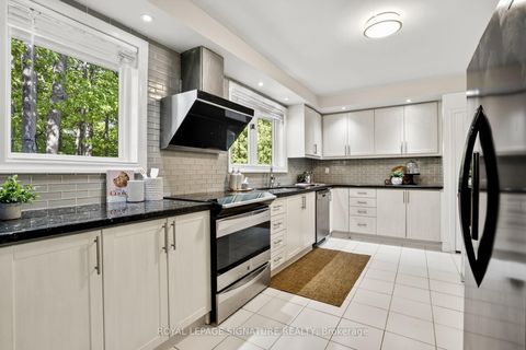 Photo 11 at 43 Sagebrush Lane, Donalda, Toronto