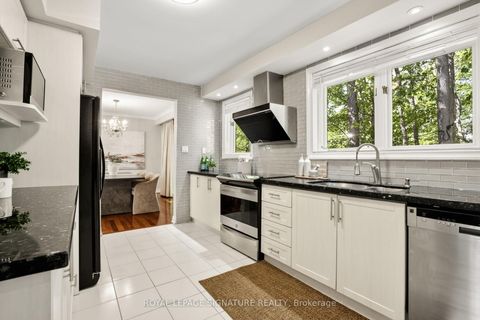 Photo 12 at 43 Sagebrush Lane, Donalda, Toronto