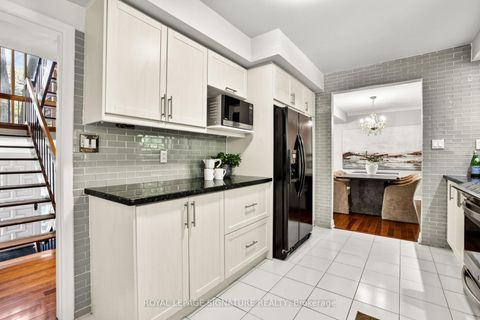Photo 13 at 43 Sagebrush Lane, Donalda, Toronto