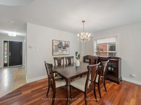 Photo 4 at 54 Moorcrest Drive, Aurora Village, Aurora