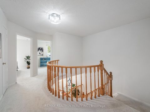 Photo 14 at 54 Moorcrest Drive, Aurora Village, Aurora
