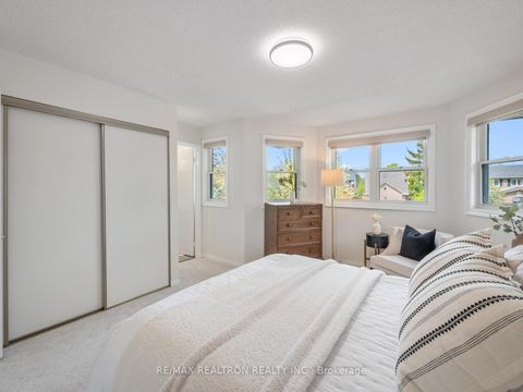 Photo 16 at 54 Moorcrest Drive, Aurora Village, Aurora