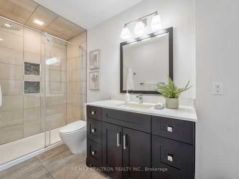 Photo 18 at 54 Moorcrest Drive, Aurora Village, Aurora
