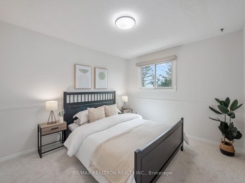 Photo 19 at 54 Moorcrest Drive, Aurora Village, Aurora