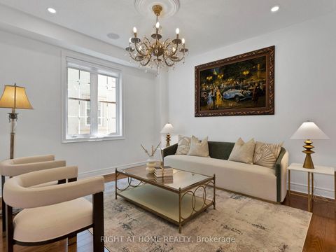 Photo 7 at 8 Yemina Gate, Patterson, Vaughan