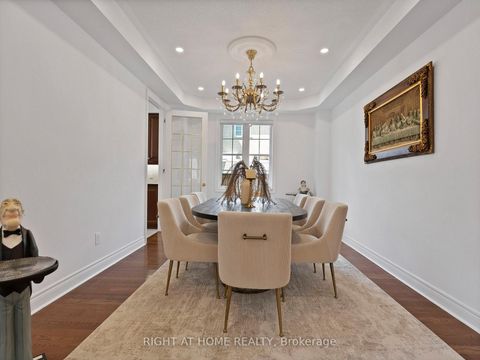 Photo 9 at 8 Yemina Gate, Patterson, Vaughan