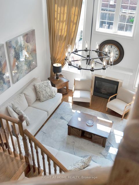 Photo 13 at 8 Yemina Gate, Patterson, Vaughan