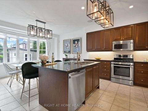 Photo 15 at 8 Yemina Gate, Patterson, Vaughan