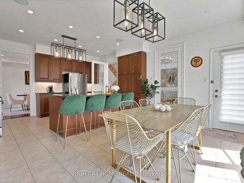 Photo 17 at 8 Yemina Gate, Patterson, Vaughan