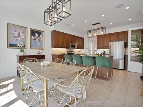 Photo 18 at 8 Yemina Gate, Patterson, Vaughan