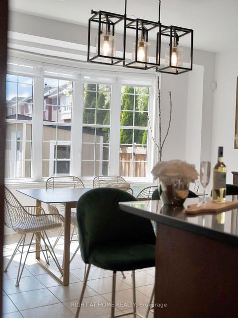 Photo 19 at 8 Yemina Gate, Patterson, Vaughan