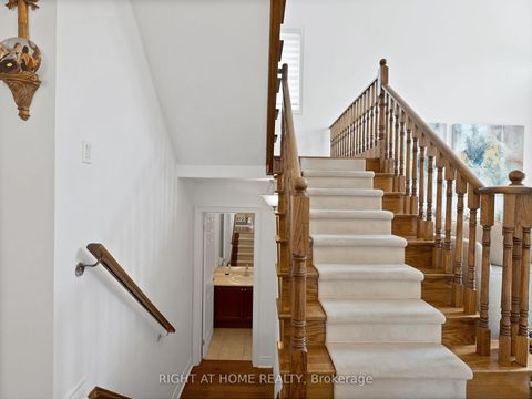 Photo 20 at 8 Yemina Gate, Patterson, Vaughan