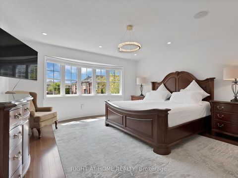 Photo 21 at 8 Yemina Gate, Patterson, Vaughan
