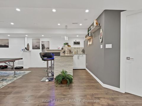 Photo 35 at 8 Yemina Gate, Patterson, Vaughan