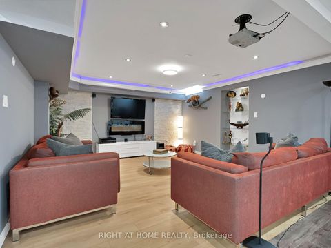 Photo 37 at 8 Yemina Gate, Patterson, Vaughan
