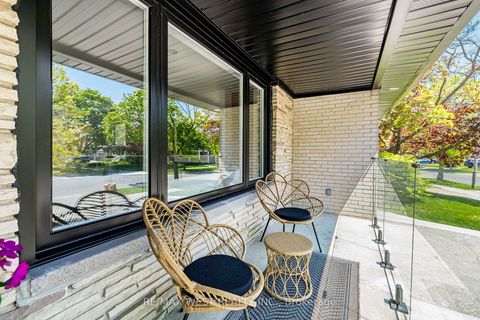 Photo 4 at 18 Torrington Drive, West Deane, Toronto